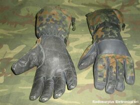 GuantiInver Guanti imbottiti in pelle nera e stoffa goretex mimetica -Foresta Europea Militaria