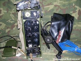 R-1070 Ricetrasmettitore esercito RUMENO R-1070 Apparati radio militari