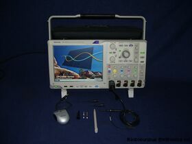 TEKTRONIX DPO 5054 Digital Phosphor Oscilloscope TEKTRONIX DPO 5054 Strumenti