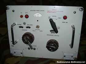  AccordatoreR-137 Accordatore di antenna di alta potenza HF/VHF R-137 Accordatori di antenna