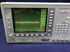 MT8801B Radio Communication Analyzer  ANRITSU MT8801B -da revisionare Strumenti