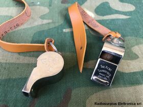 THE ACME THUNDERER Fischietto British Army  THE ACME THUNDERER Militaria