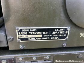 T-30A/TRC-8 T-30A/TRC-8  Trasmettitore campale per collegamenti punto -punto in UHF  da 230 a 250 Mhz in FM Apparati radio