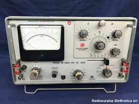 A412 VHF/UHF FM RADIO TEST SET AWA mod. A412 Test set radio in FM con oscillatore tipo 11A94779 Strumenti