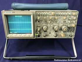 TEK 2232 TEKTRONIX 2232  Oscilloscopio analogico/digitale  due canali 100 Mhz Strumenti