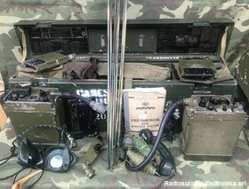 A510 WIRELESS Station A510 Ricetrasmettitore dell'esercito Australiano Gamma operativa da 2 a 10 Mhz in due bande, modulazione AM-CW Apparati radio