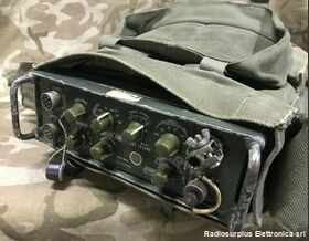 TR28B2 RACAL TR28B2  Ricetrasmettitore spalleggiabile in HF  Riceve e trasmette su 12 canali quarzati in AM-CW-LSB-USB Apparati radio