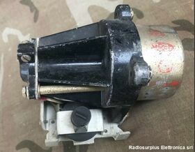 CR2795B105A1 CR2795B105A1  Regolatore DC 28 Volt Generatore di tensione Accessori per apparati radio Militari