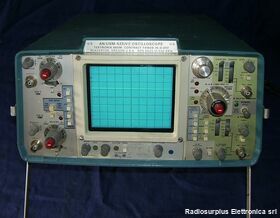 TEKTRONIX 465 (AN/USM-425) Oscilloscope TEKTRONIX 465 (AN/USM-425) Strumenti