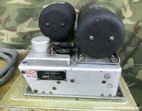 AN/ARC-3 AN/ARC-3  Stazione radio aeronautica, VHF 150-156 Mhz composta da:  Trasmettitore T-67/ARC-3  Ricevitore R-77/ARC-3  Alimentatore 28 Volt J-68/ARC-3 Apparati radio