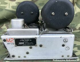 AN/ARC-3 AN/ARC-3  Stazione radio aeronautica, VHF 150-156 Mhz composta da:  Trasmettitore T-67/ARC-3  Ricevitore R-77/ARC-3  Alimentatore 28 Volt J-68/ARC-3 Apparati radio