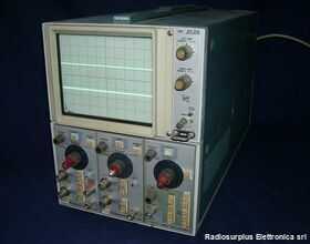 TEKTRONIX 5112 Dual Beam Oscilloscope TEKTRONIX 5112 Strumenti