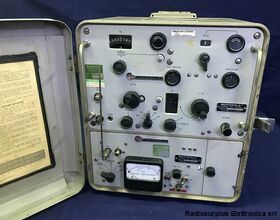 MOTOROLA model T1020A Frequency & Deviation Meter -vintage- MOTOROLA model T1020A Accessori per apparati radio Militari