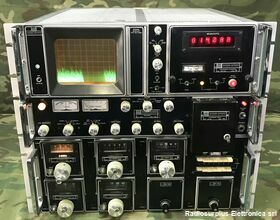 WATKINS JOHNSON RS-160 WATKINS JOHNSON mod. RS-160  Ricevitore per l'intero spettro di frequenze da 2-1000 Mhz Apparati radio