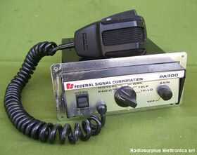 PA 300 Amplificatore audio con sirena americana Federal Signal Corporation PA 300 Apparati radio