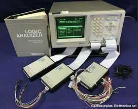 TEKTRONIX 1225 Logic Analyzer  TEKTRONIX 1225 Strumenti