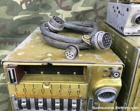 AN/ARC-3 AN/ARC-3  Stazione radio aeronautica, VHF 150-156 Mhz composta da:  Trasmettitore T-67/ARC-3  Ricevitore R-77/ARC-3  Alimentatore 28 Volt J-68/ARC-3 Apparati radio
