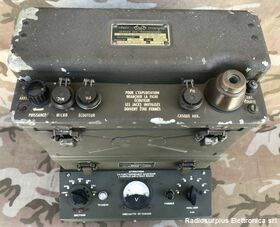 BC-1000-F + BA-229A Ricetrasmettitore  BC-1000-F + BA-229A  Ricetrasmettitore in sintonia continua da 40 a 48 Mhz in FM. Apparati radio