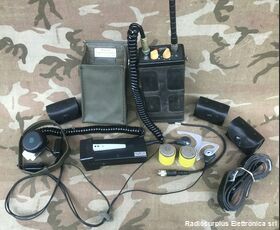 RFT U700 RFT U700  Ricetrasmettitore in UHF usato dalla DDR nell'area BOSS  12 Canali, frequenza operativa da 440 a 470 Mhz Apparati radio