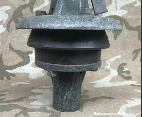 BasTAnt WS Base in metallo isolata per installazione antenna verticale  stazione radio WS19 - ottimo stato Accessori per apparati radio Militari