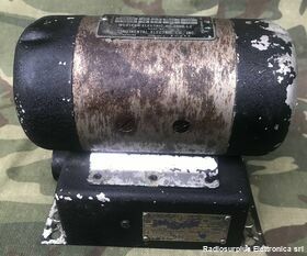 KS-5606-L2 Radio Dynamotor  KS-5606-L2  Parte della stazione CW-21441  Ingresso 28 Volt DC  2,9 A  Uscita 330Volt DC  135 mA Accessori per apparati radio Militari