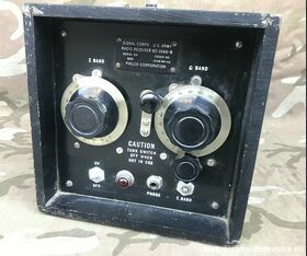 BC-1066-B BC-1066-B  Ricevitore per testare i transponder IFF, serviva per l'identificazione degli aeromobili amici.  Utilizza due bande I Band e G Band 400 - 450 Mhz Apparati radio