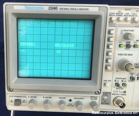 TEK2246 TEKTRONIX 2246    Oscilloscopio 4 canali 100 Mhz Strumenti