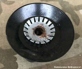 mbn75 Manopola in Bachelite Nera con indice  Diametro mm 75 perno mm 6 Componenti elettronici