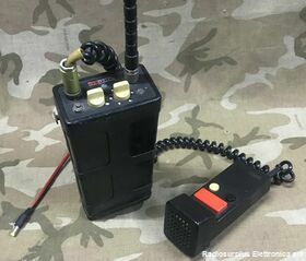 RFT U700 RFT U700  Ricetrasmettitore in UHF usato dalla DDR nell'area BOSS  12 Canali, frequenza operativa da 440 a 470 Mhz Apparati radio