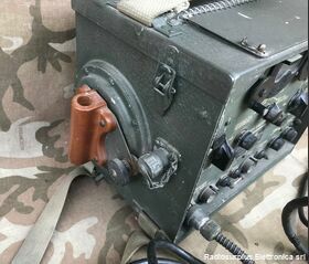 CRI-43044  TBY-8 type CRI-43044  Ricetrasmettitore coloniale della marina militare statunitense 28 - 80  Mhz in AM Apparati radio