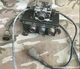 C.T.T./7 Scatola di Derivazione mod. C.T.T./7 Scatola di derivazione per collegamento di tre apparati radio AN/PRC9 Vhf/ AN/ARC-27 Uhf/ R287 HF Accessori per apparati radio Militari