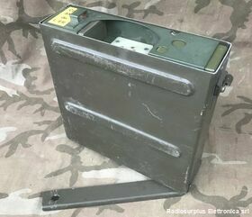 BA-511-A BA-511-A  Alimentatore switching a stato solido per alimentare le radio PRC-8, 9 e 10 Accessori per apparati radio Militari