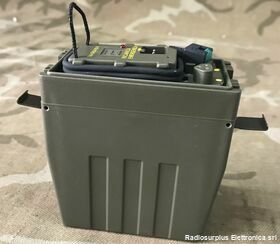 PE-400 PE-400  Cofano porta batterie RV2/400 Accessori per apparati radio Militari