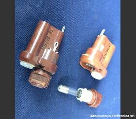 NB/16.85 Porta fusibile con spia di costruzione russa  Corpo in Bachelite Componenti elettronici