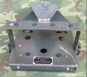 Base antivibrante SP-203A Base antivibrante SP-203A Apparati radio militari