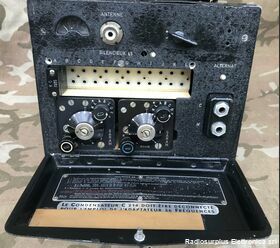 ER-69-A STTA ER-69-A  Ricetrasmettitore Aeronautico WWII  12 canali in banda UHF 225-400 Mhz Apparati radio