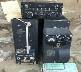  AN/ARC-73 Receiver-Transmitter Radio Collins  AN/ARC-73  Ricetrasmettitore aeronautico in AM da116 a 149,95 Mhz Apparati radio