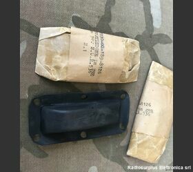 5930-00-189-8126 Protezione in gomma per SCR 536  5930-00-189-8126  Protezione in gomma per ptt BC 611 Accessori per apparati radio Militari