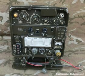 RT-323A/VRC-24 Ricetrasmettitore UHF RT-323A/VRC-24 Apparati radio