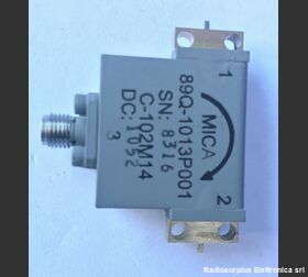 MICA mod. 89Q-1013P001 C-102M14 Isolator -circolatore-  MICA mod. 89Q-1013P001 C-102M14  Frequenza 1050 - 1350 Mhz. Accessori per strumentazione