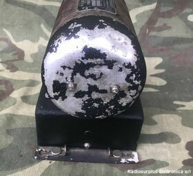 KS-5606-L2 Radio Dynamotor  KS-5606-L2  Parte della stazione CW-21441  Ingresso 28 Volt DC  2,9 A  Uscita 330Volt DC  135 mA Accessori per apparati radio Militari