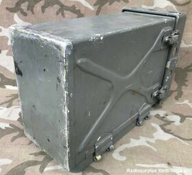  RT-53 (B) / TRC-7  Ricetrasmettitore VHF canalizzato in AM da 100 a 156 Mhz Apparati radio