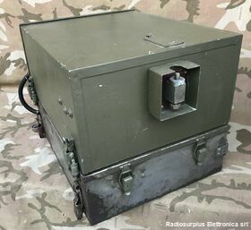 BC-659 + C7-79-B BC-659 + C7-79-B  Ricetrasmettitore due canali quarzati da 20 a 27,9 Mhz  Completo contenitore batterie per uso portatile Apparati radio