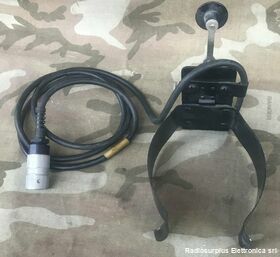J-45+U-229/U J-45 Tasto telegrafico con spina U-229/U Accessori per apparati radio Militari