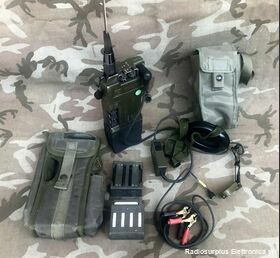 RV-2/400 Ricetrasmettitore portatile VHF  RV-2/400 Apparati radio