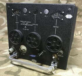 Tuning type 7180 Tuning Unit (AERIAL)   Naval Air Station type7180 Frequenza 2,8 - 18,1 Mhz  Accessori per apparati radio Militari