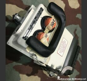 M-19 Periscopio da carro per visione notturna  M-19  Montato su carri M113, funziona con l'ausilio di luce infrarossa Militaria