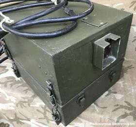 BC-620-A + PE-120 BC-620-A + PE-120  Ricetrasmettitore due canali quarzati da 20 a 27,9 Mhz Apparati radio