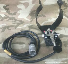 J-45+U-229/U J-45 Tasto telegrafico con spina U-229/U Accessori per apparati radio Militari