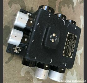 CW-62007A CW-62007A  Scatola di giunzione aeronautica facente parte del sistema radio RU-16/17/18 Accessori per apparati radio Militari